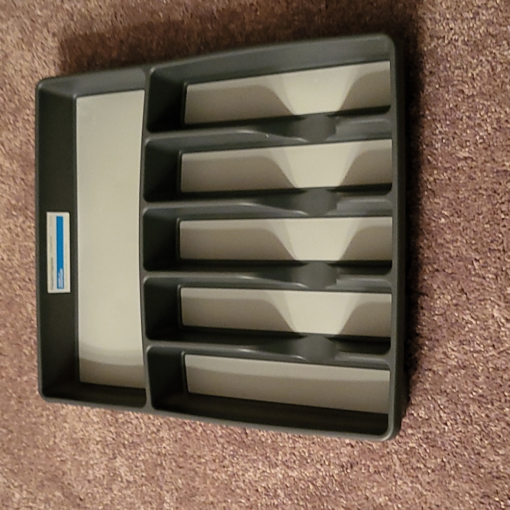 Flatware organizer